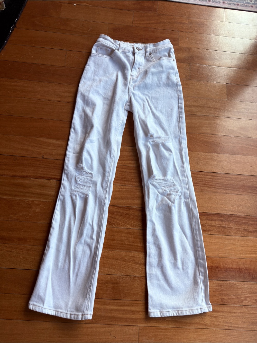 Rewash White High-Rise Flare Jeans with Knee Distress